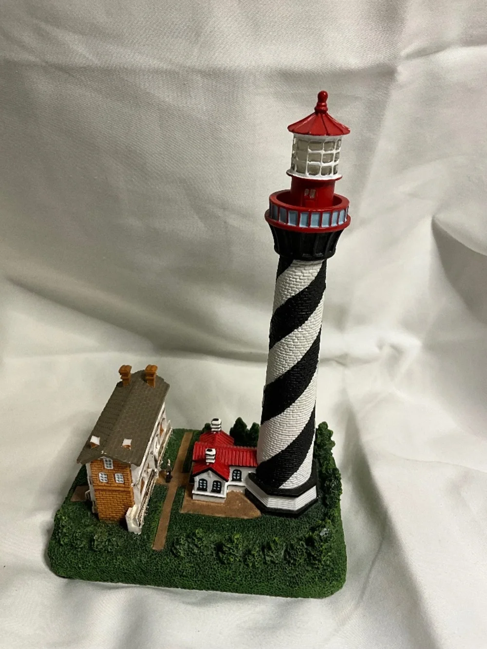 Lefton St. Augustine 1874 Illuminated Lighthouse Figurine (2003) - Minor Flaws
